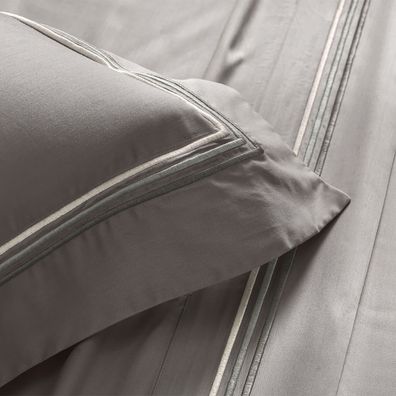 Jogo de Cama King Bordados em Cetim 300 Fios Essenza Cinza