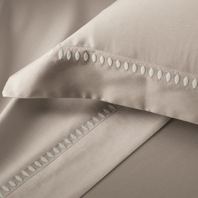 Jogo de Cama Casal Altenburg Bordados em Cetim 300 Fios Cerclê Branco
